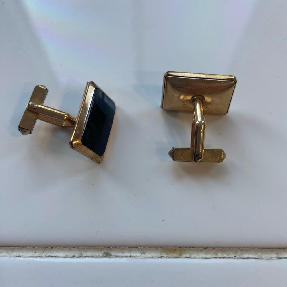 SWANK Gold-Tone Black Rectangular Cuff Links
